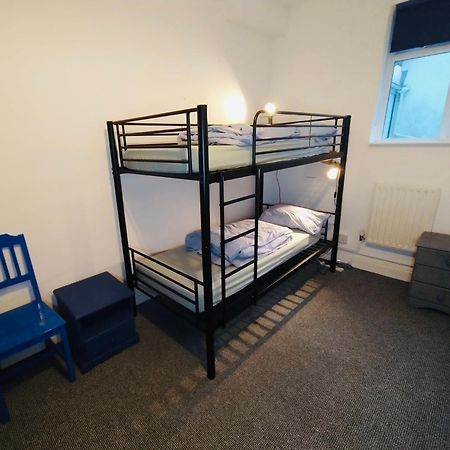 Ocean Backpackers Self-Catering Hostel Ilfracombe Exteriör bild