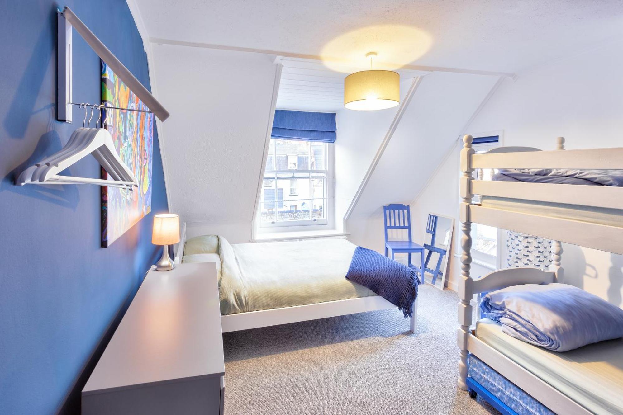 Ocean Backpackers Self-Catering Hostel Ilfracombe Exteriör bild