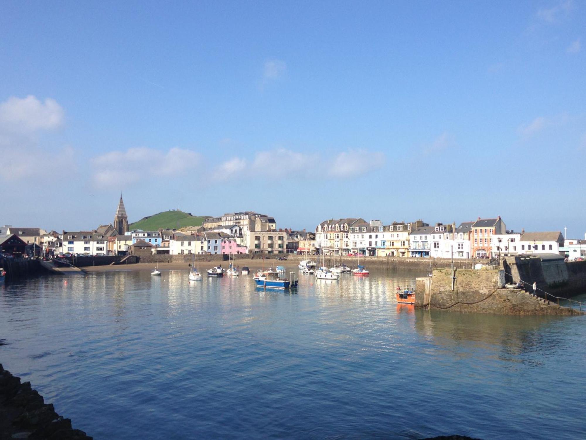 Ocean Backpackers Self-Catering Hostel Ilfracombe Exteriör bild