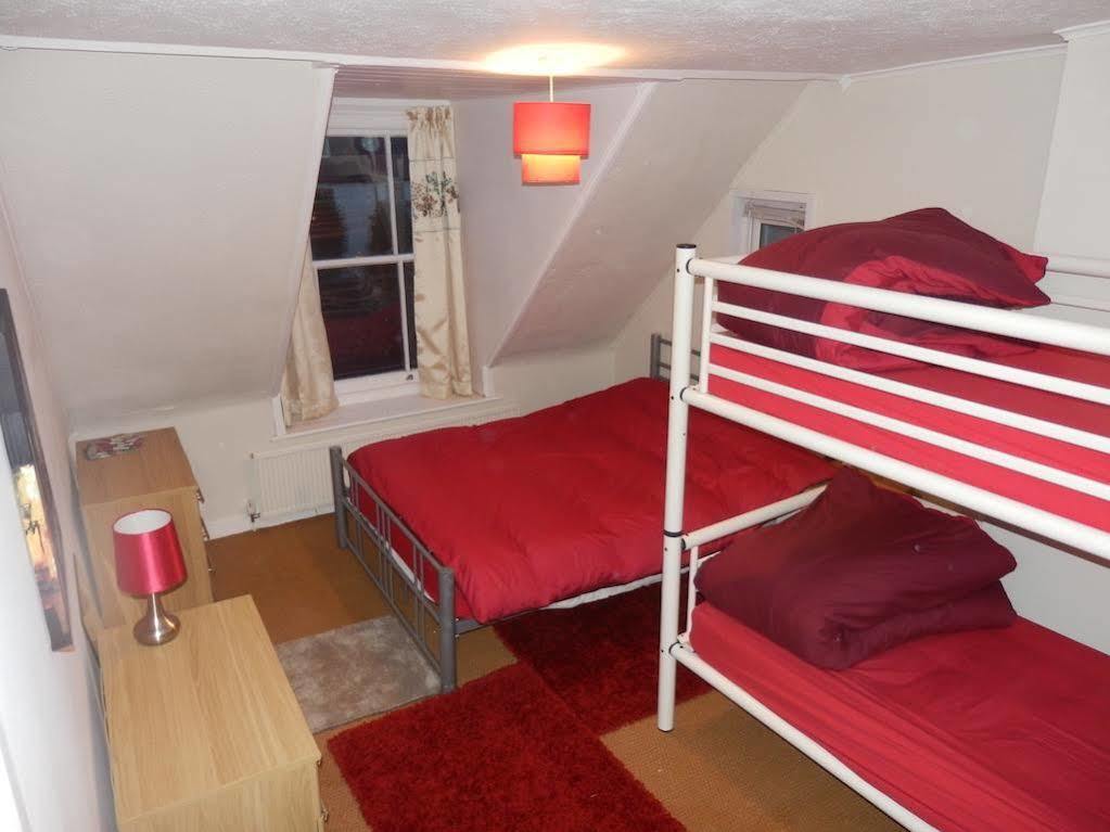 Ocean Backpackers Self-Catering Hostel Ilfracombe Exteriör bild