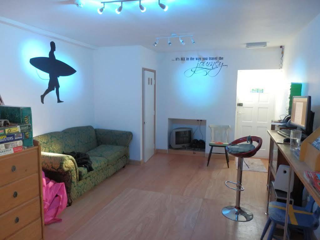 Ocean Backpackers Self-Catering Hostel Ilfracombe Exteriör bild