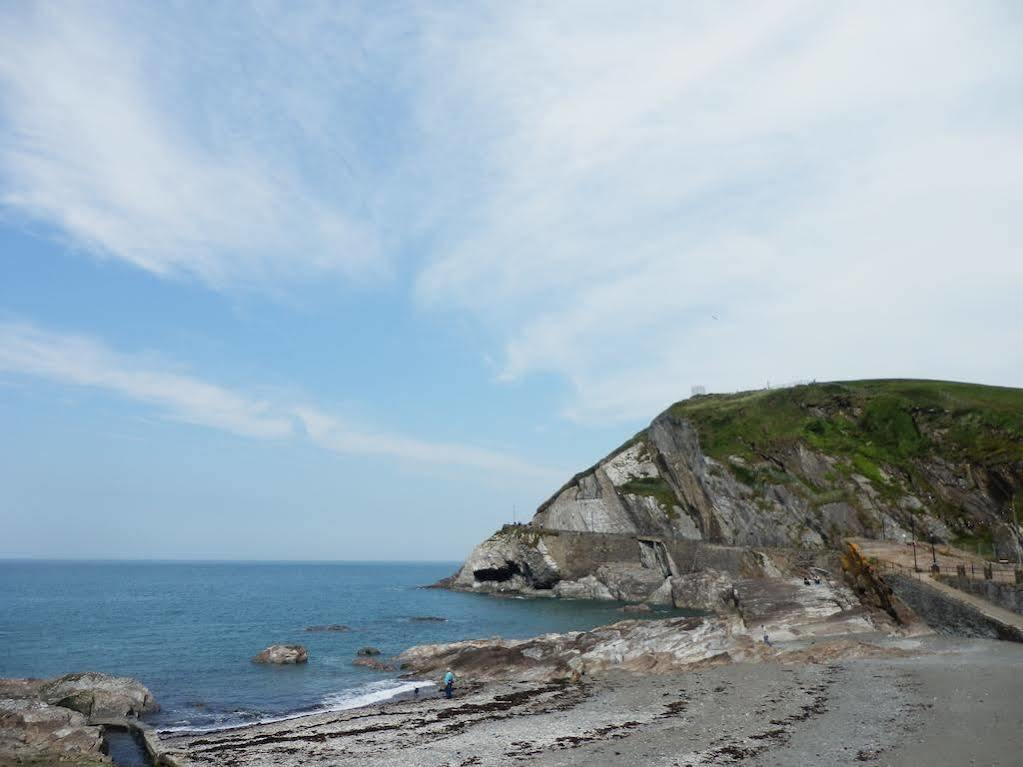 Ocean Backpackers Vandrarhem Ilfracombe Exteriör bild