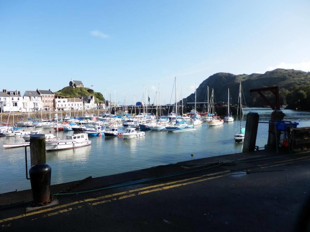 Ocean Backpackers Vandrarhem Ilfracombe Exteriör bild