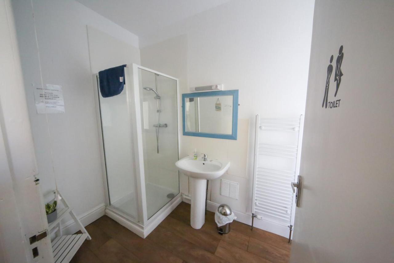 Ocean Backpackers Self-Catering Hostel Ilfracombe Exteriör bild
